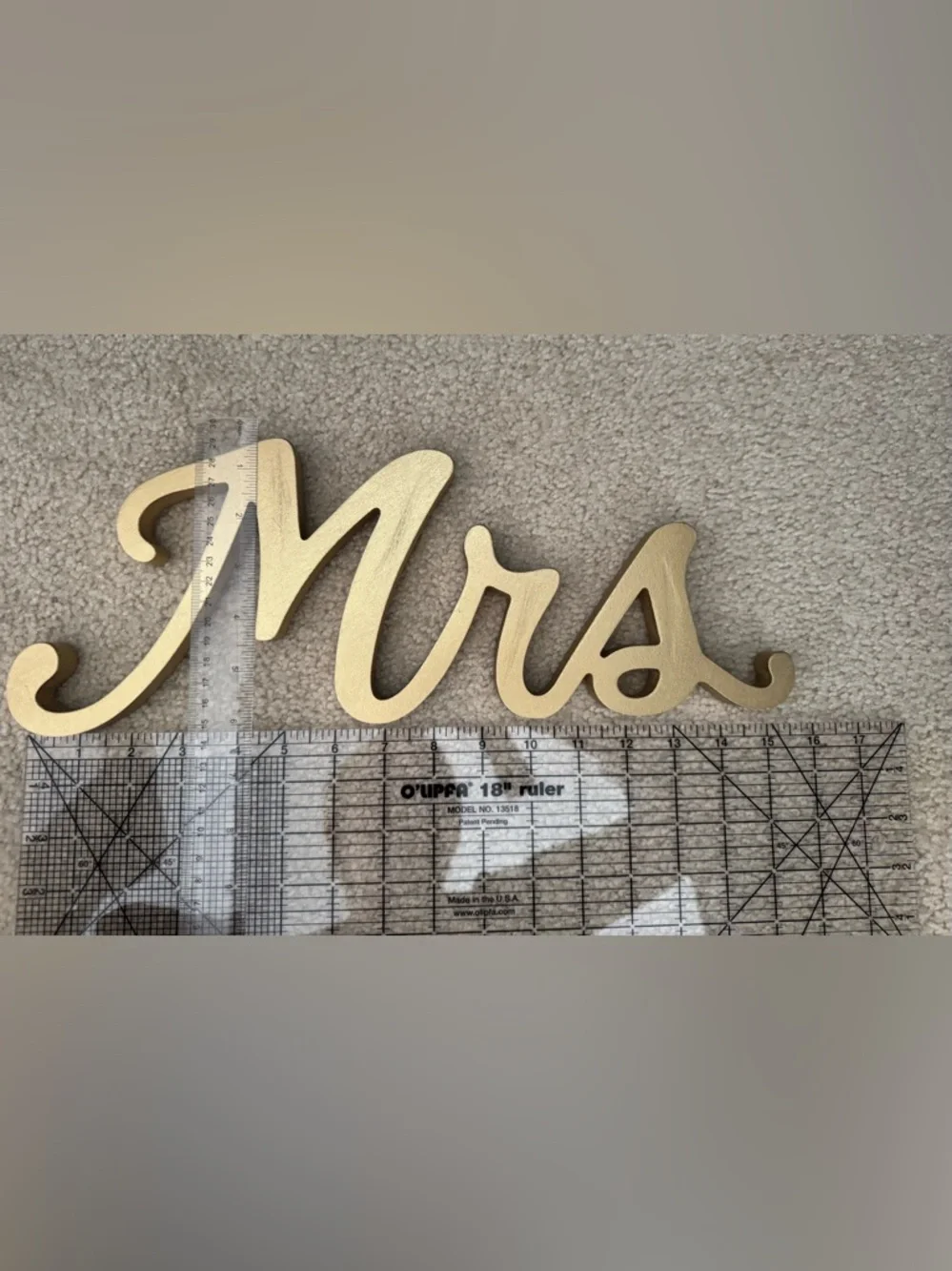 Gold 'Mr & Mrs' Wedding Decor - Elegant Script Sign/ Stands